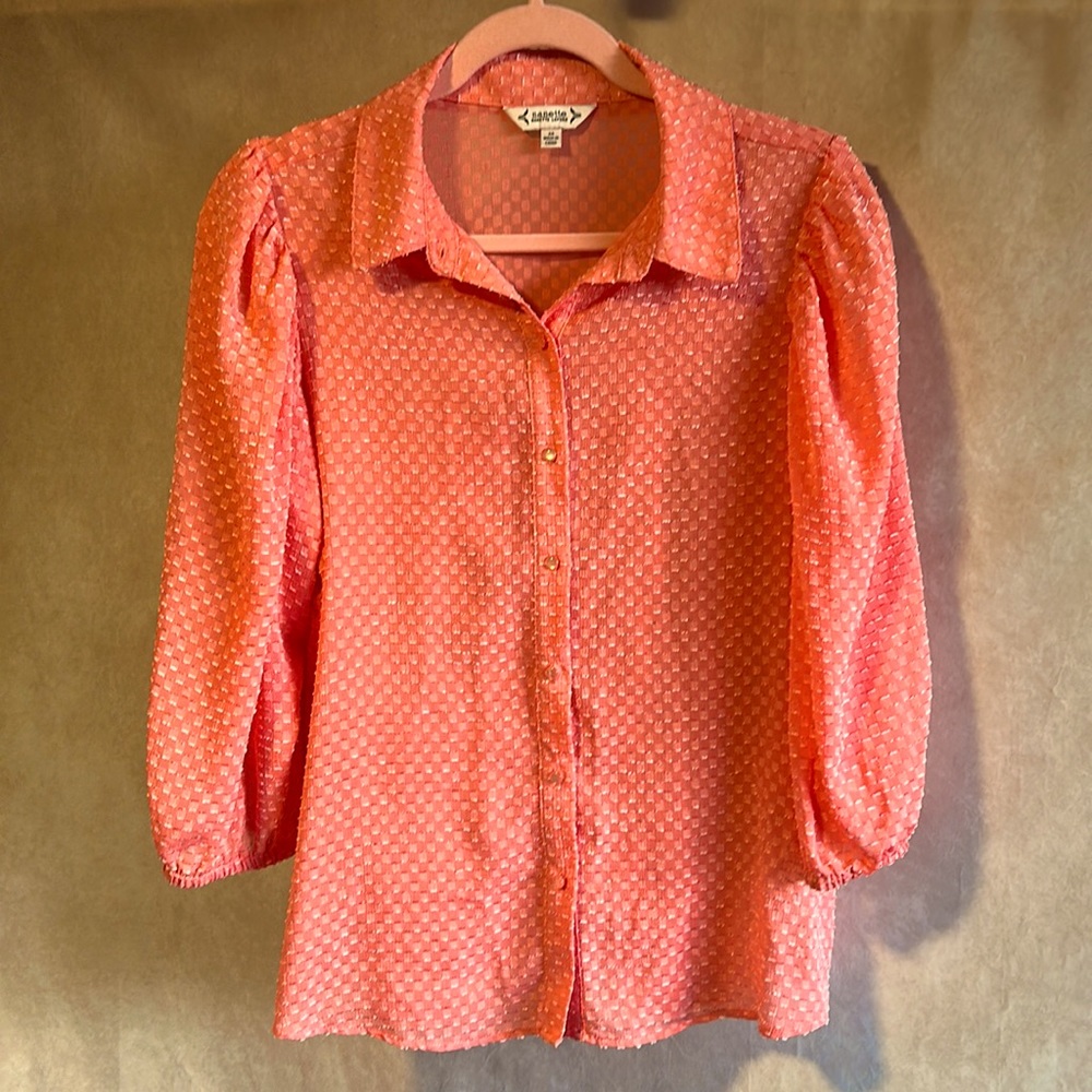 🌸NANETTE-by Nanette Lepore- medium ladies 3/4 sleeve sheer textured blouse 🌸